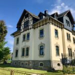 Historisches Baudenkmal im Erzgebirge – Ehemalige Brauereivilla mit 4 Wohneinheiten und großem Grundstück in Olbernhau