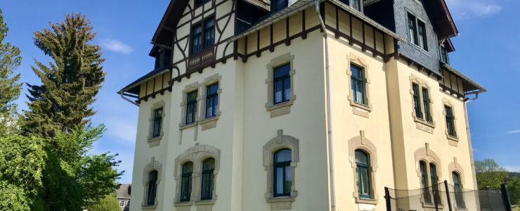 Historisches Baudenkmal im Erzgebirge – Ehemalige Brauereivilla mit 4 Wohneinheiten und großem Grundstück in Olbernhau