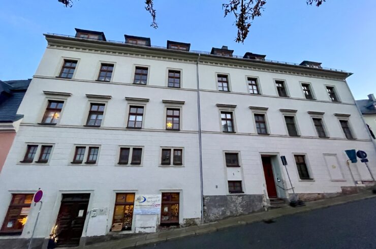 Geräumige und gemütliche 2 Raum DG WE in der Annaberg Innenstadt unweit des Marktes