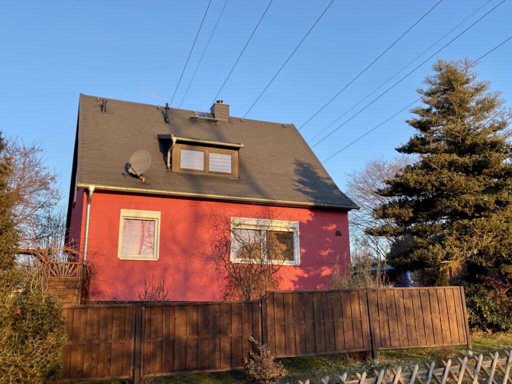 Schickes und 2015 saniertes EFH mit 5 Zimmern, schönem Garten und Gartenpavillon in ruhiger Lage von Chemnitz – Glösa