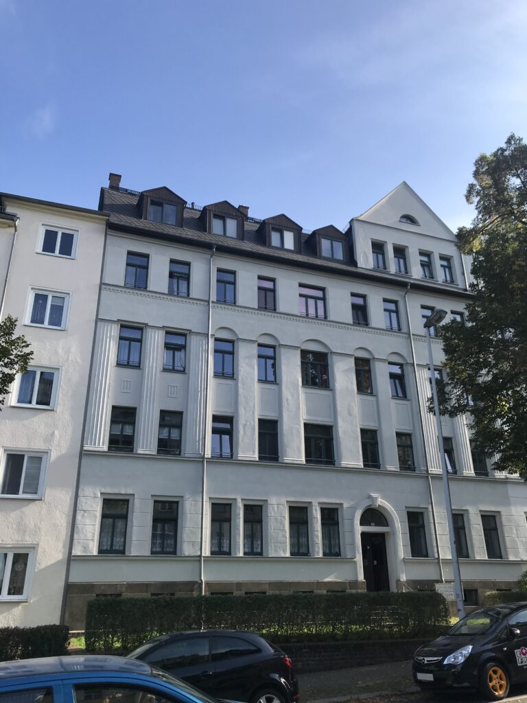 Gemütliche und moderne 3 Raum Hochparterre-WE mit Balkon in Niedrigenergiehaus in ruhiger Lage von Hilbersdorf