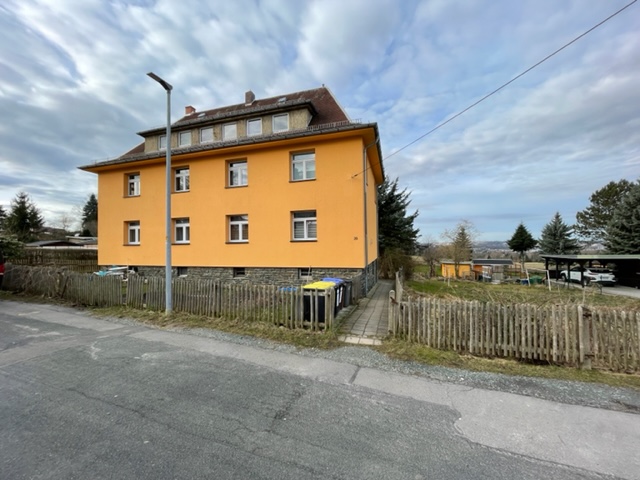 Sanierte, moderne und teilmöblierte 2 Raum Wohnung mit Einbauküche und Tageslichtbad in super Lage von Chemnitz – Reichenhain