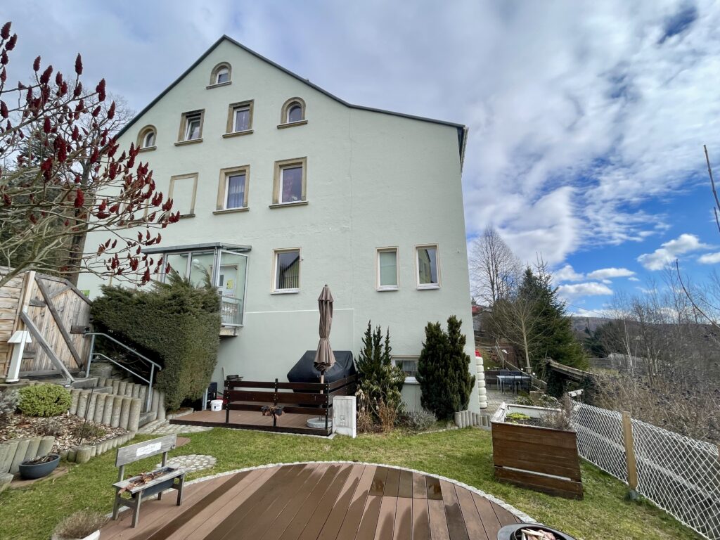 Saniertes Wohn- und Geschäftshaus (vollvermietet) mit einer GE u. 3 WEs zzgl. Stellplätze, Terrasse und schönem Gartenbereich in Olbernhau