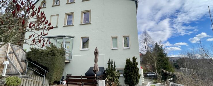 Saniertes Wohn- und Geschäftshaus (vollvermietet) mit einer GE u. 3 WEs zzgl. Stellplätze, Terrasse und schönem Gartenbereich in Olbernhau