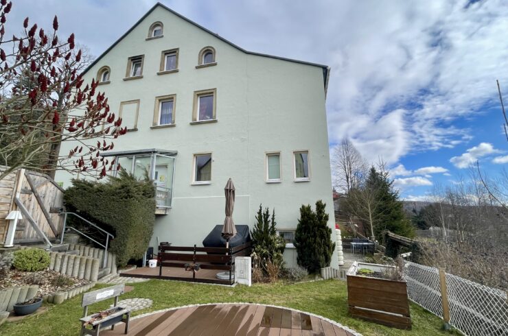 Saniertes Wohn- und Geschäftshaus (vollvermietet) mit einer GE u. 3 WEs zzgl. Stellplätze, Terrasse und schönem Gartenbereich in Olbernhau