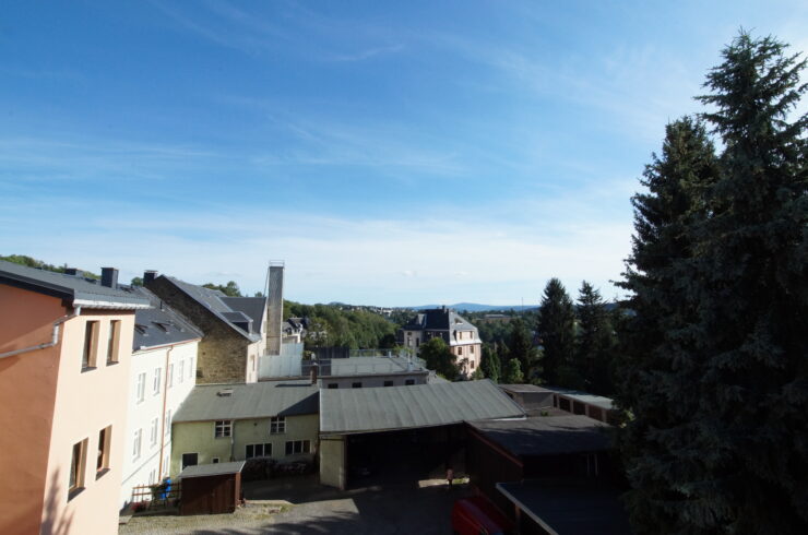 Schöne und renovierte 2 Raum WE mit Einbauküche und Fernblick in der Oberstadt von Annaberg-B.