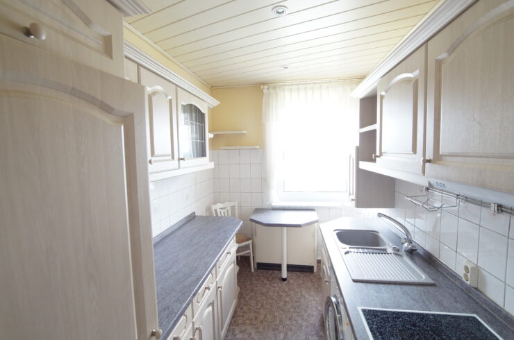 Attraktive und voll möblierte 3-Raum WE mit Einbauküche, Tageslichtbad und Garage in Wolkenstein