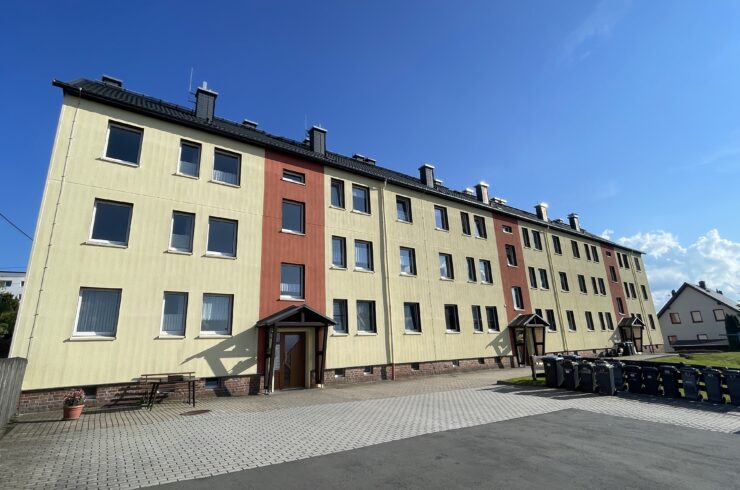 Schöne, umfangreich renovierte 3-Raum WE mit Tageslichtbad und tollem Ausblick ins Erzgebirge