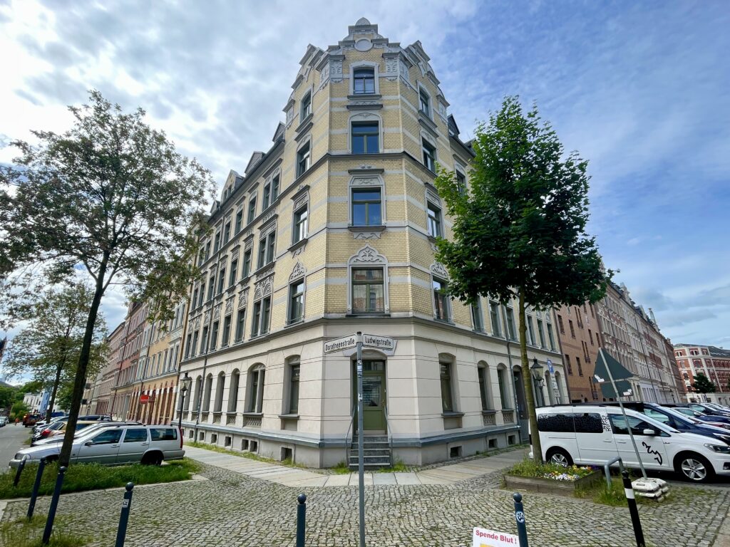 Vielseitig nutzbare Gewerbeeinheit in Schloßchemnitz: Top-gepflegtes Teileigentum mit Umnutzungspotenzial zur ETW! Vielseitig nutzbare Gewerbeeinheit in Schloßchemnitz: Top-gepflegtes Teileigentum mit Umnutzungspotenzial zur ETW!